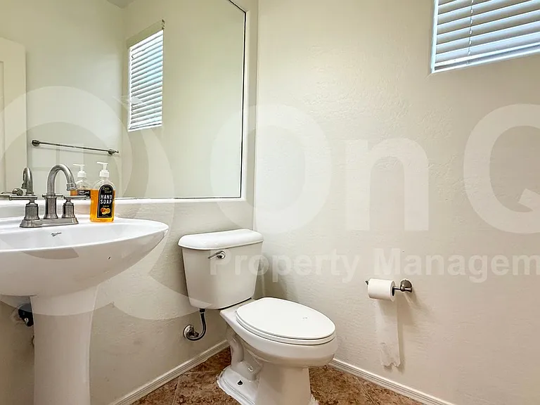1195 E Gail Dr — Photo 16