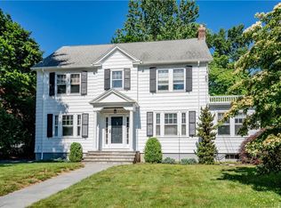 32 Sunset Ter, West Hartford, CT 06107