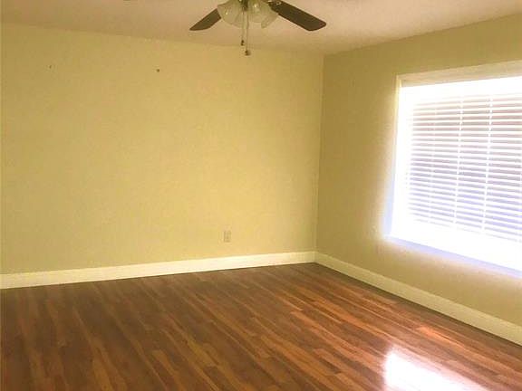 4th image of 1711 Cypress Dr