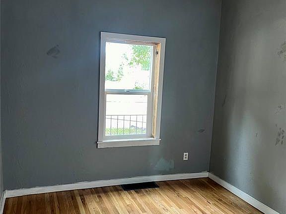 2nd image of 230 N Walnut St