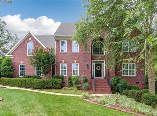 4 W Burkwood Ct, Jamestown, NC 27282