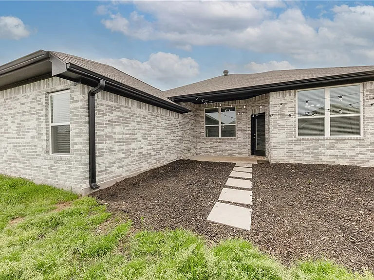 6219 Southern Cross Dr — Photo 18