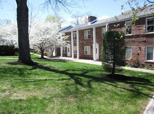64 Beacon Hill Dr #1AB2, Dobbs Ferry, NY 10522