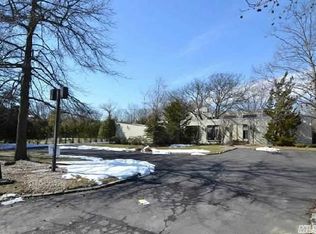 250 Meadowview Ave, Hewlett, NY 11557