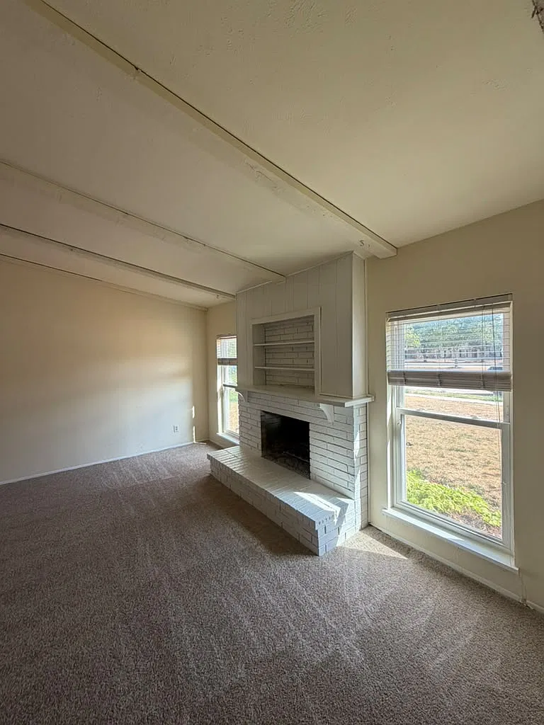 3 bed, 1862 sqft, $2,400 — Photo 3
