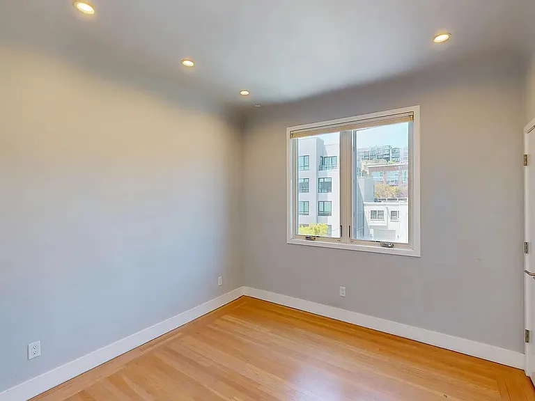 642 Mississippi St — Photo 17