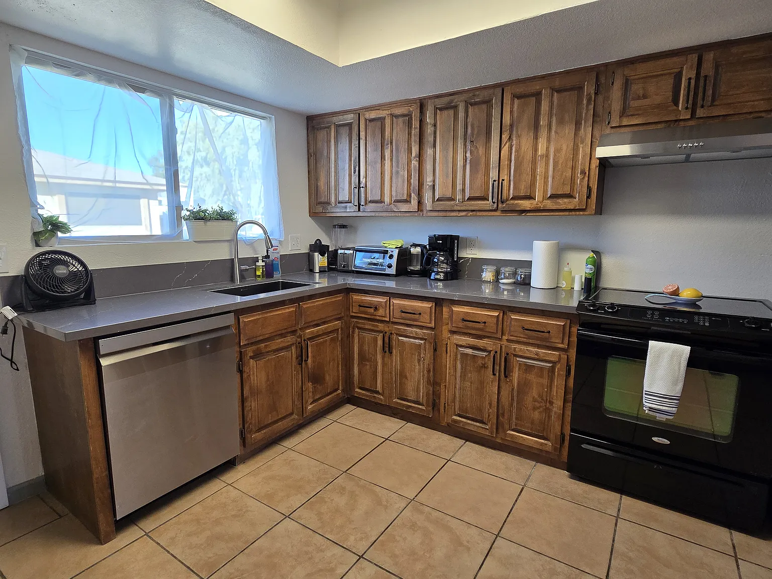 2 bed, 950 sqft, $1,334 — Photo 3
