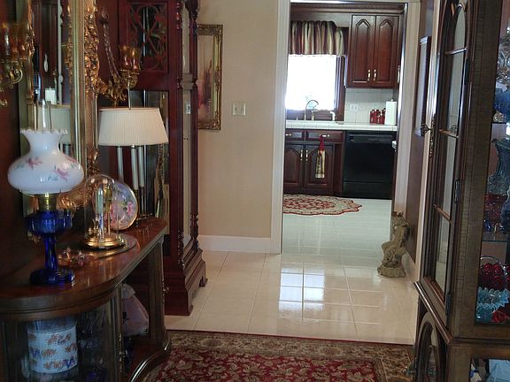 4th image of 3418 Lewis Ln