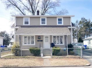 67 Annie St, Pawtucket, RI 02861