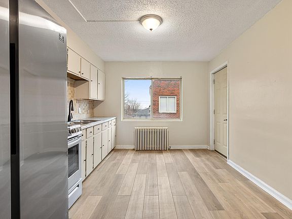 3rd image of 602 Rockford Ave #3