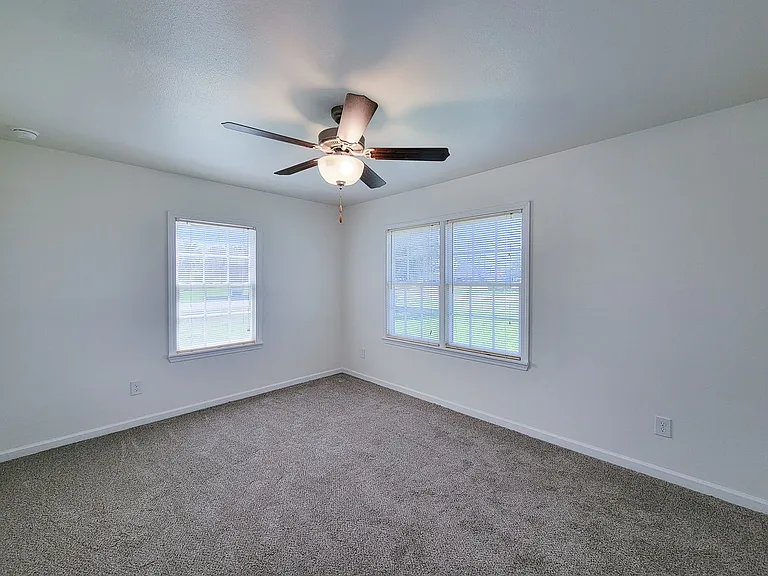413 S Market St — Photo 28