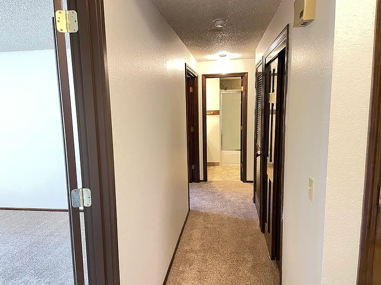 6308 Woodlawn Dr NE — Photo 7