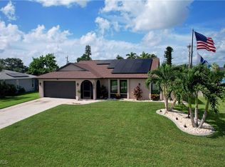 1817 SE 1st Ter, Cape Coral, FL 33990