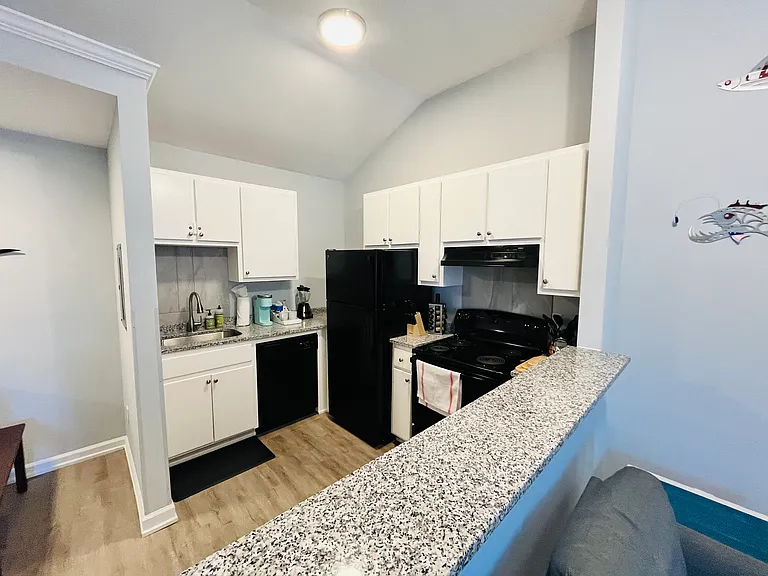 214 Buckroe Ave #C — Photo 4