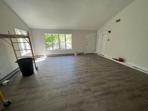 4th image of 18 Lenore Pl