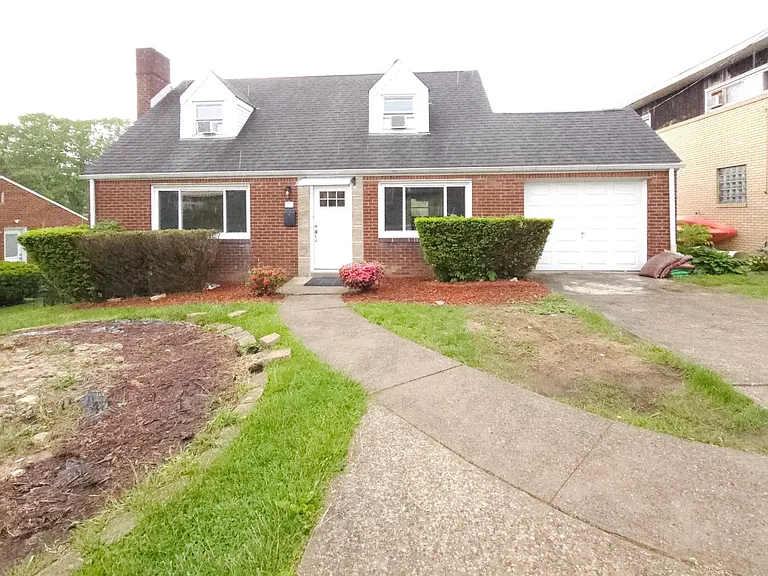 324 Streets Run Rd — Photo 1