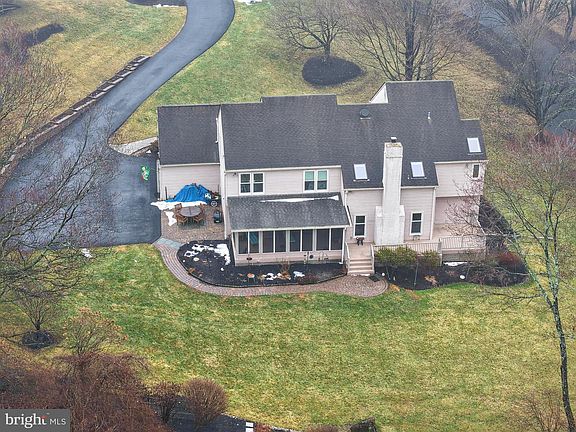 5th image of 1533 Glenmont Ln