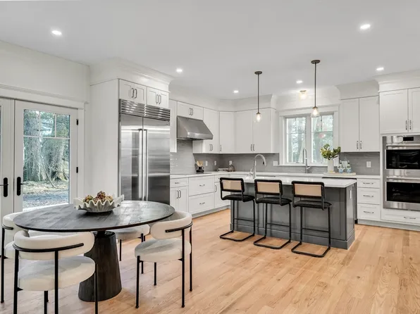 19 Deering Ave, Lexington, MA 02421