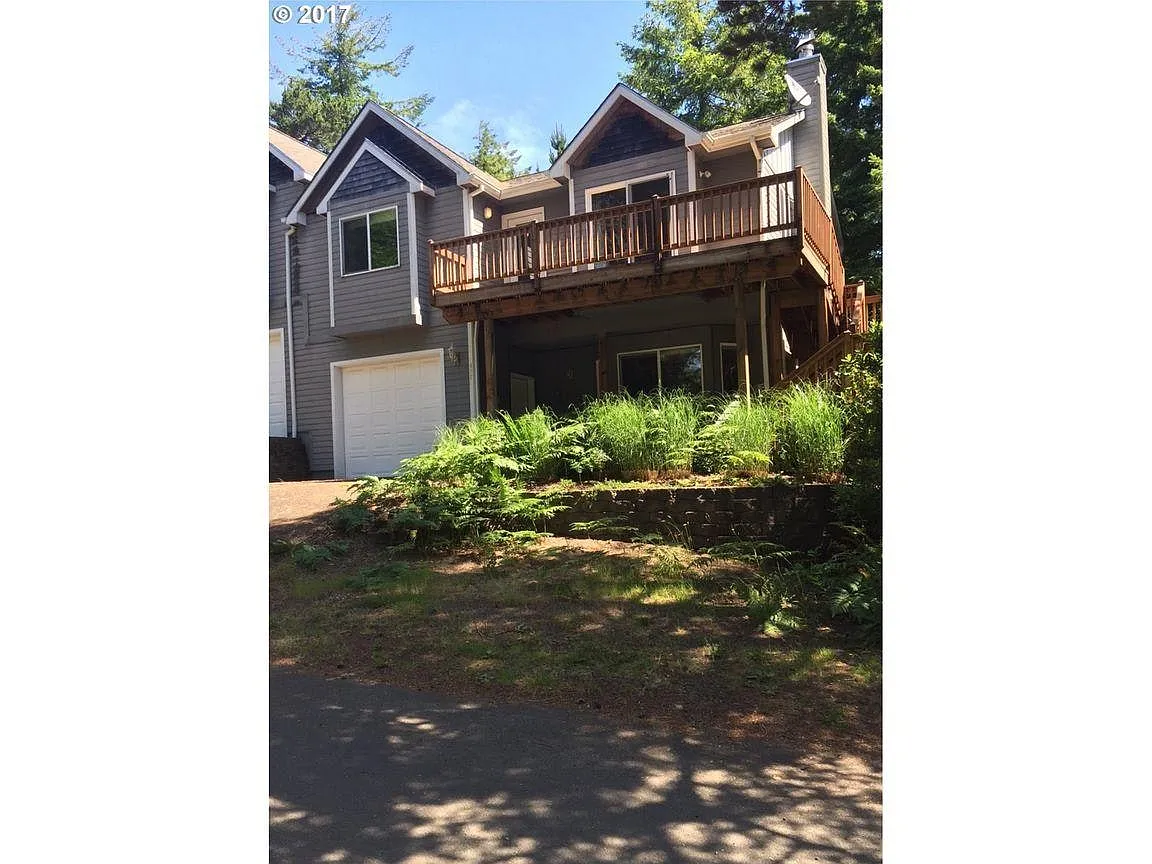 477 Poysky Ave photo 1