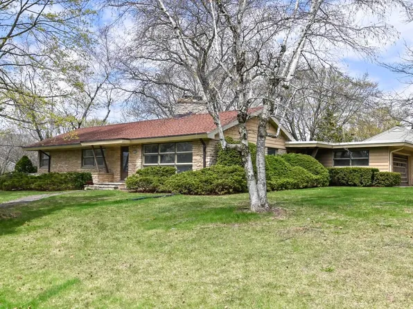 930 East Glencoe PLACE, Bayside, WI 53217
