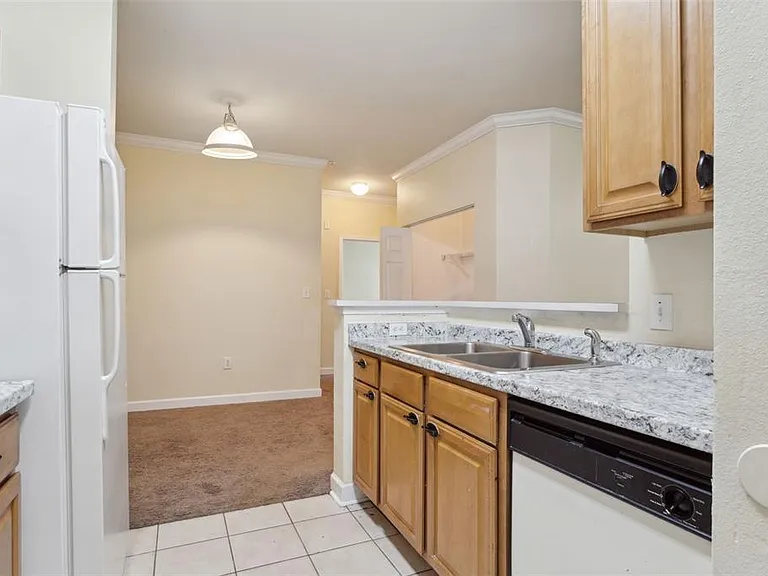 18332 Bridle Club Dr #18332 — Photo 13