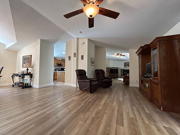 4th image of 5557 Pine Ridge Dr
