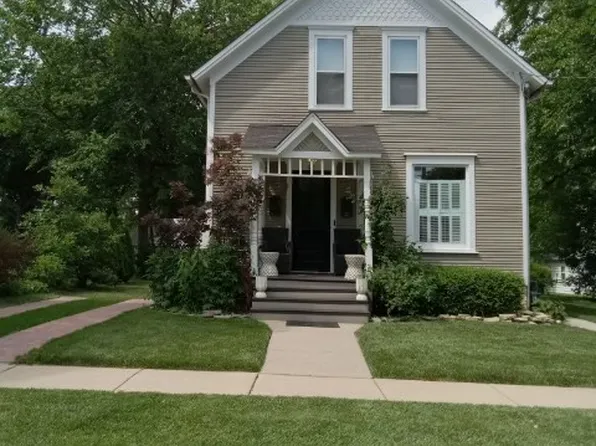 521 Ford St #1, Geneva, IL 60134