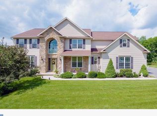 37 Augusta Ln, Fleetwood, PA 19522