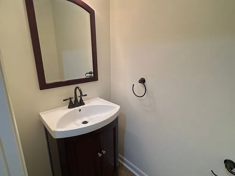 1600 Oakridge Ln — Photo 7