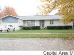 408 E Heights Ave, Taylorville, IL