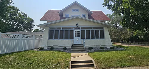 1734 King St Photo 1