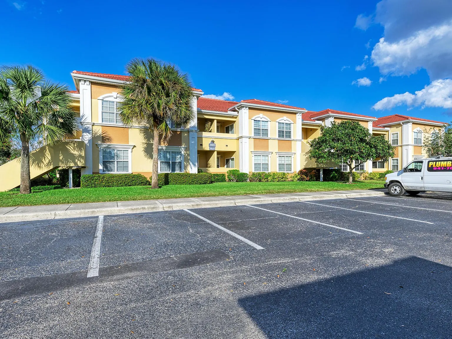 1 bed, 822 sqft, $1,700 — Photo 3