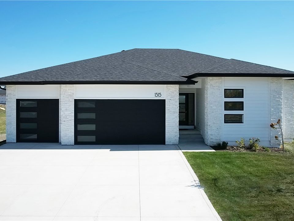1st image of 1315 NW Alderleaf Dr