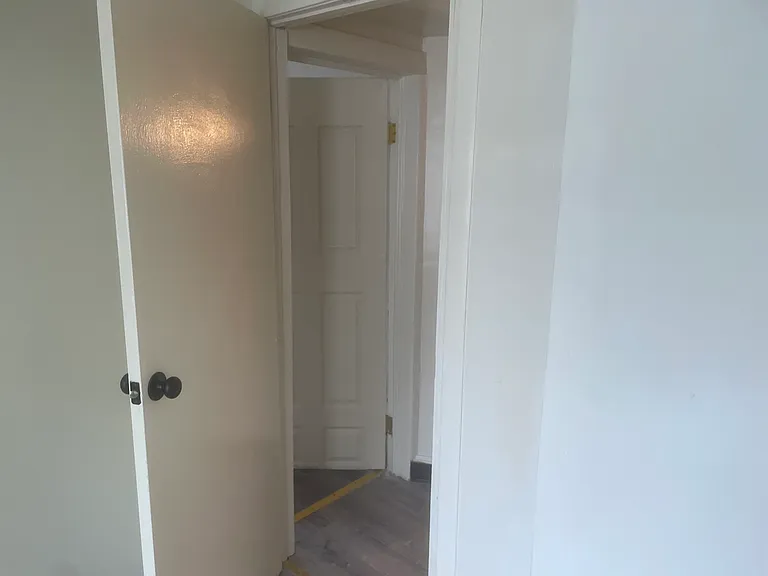 7541 S Rhodes Ave — Photo 16