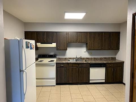 3rd image of 220 Burkhardt Ave #1