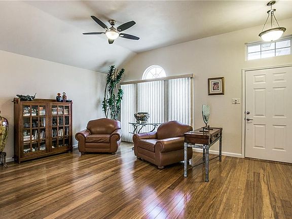 3rd image of 7612 Belcrest Dr