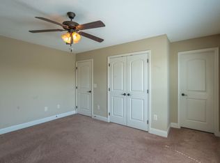614 Grays Pointe Ct, Gray, TN 37615
