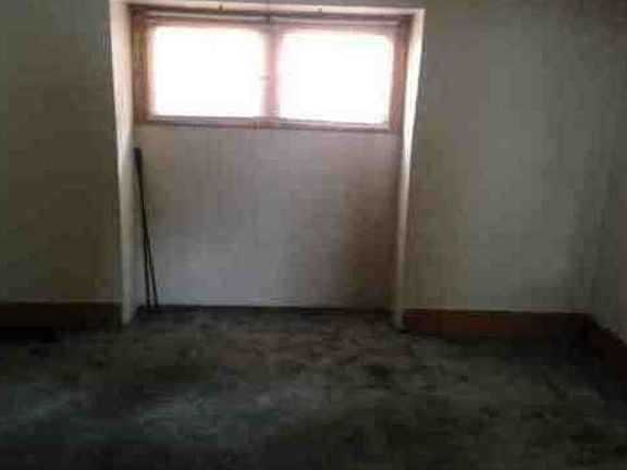 5th image of 323 E Lucius Ave