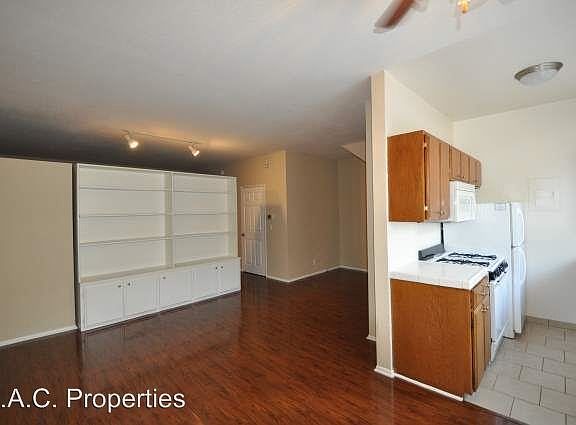 5th image of 12150 Oxnard St APT 3