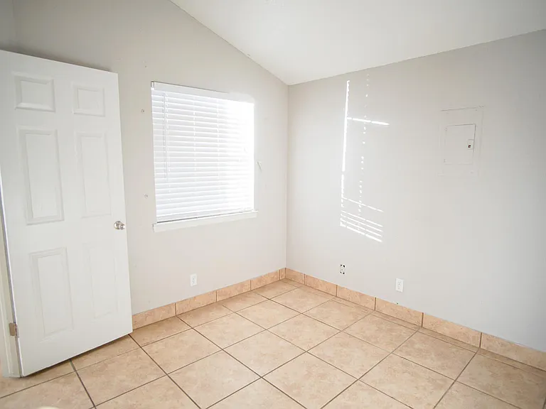 10202 Niagara Falls Pl — Photo 6