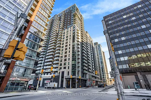 180 George St #2208 Photo 1