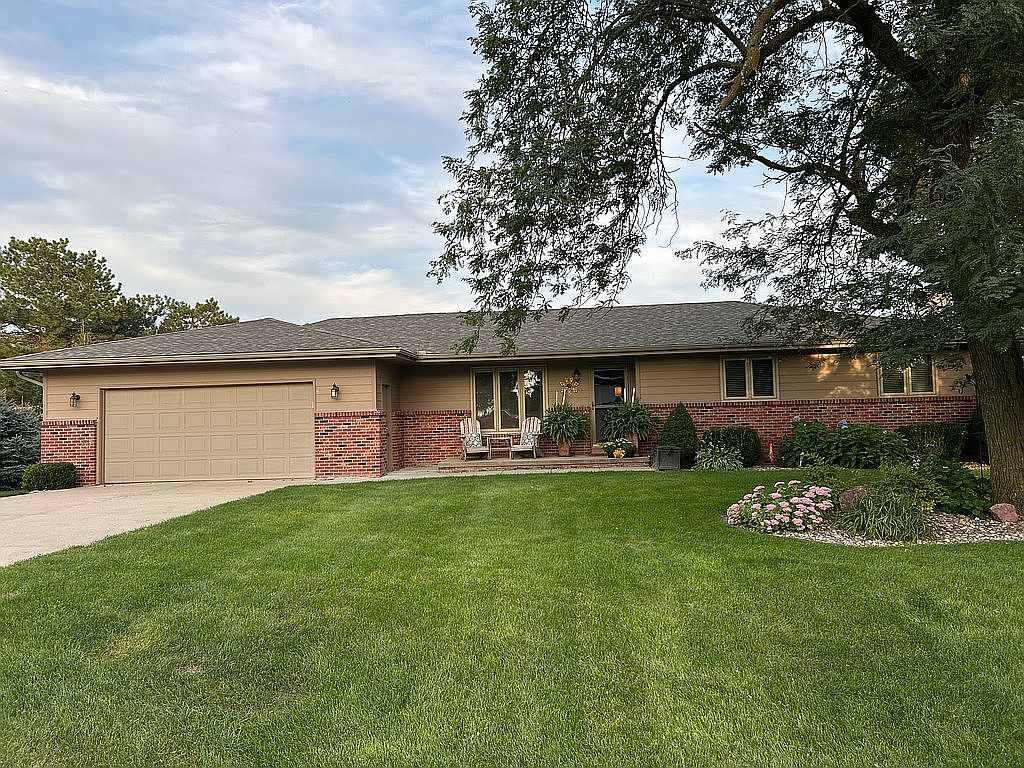 2602 Thunder Hill Rd, Fremont, NE 68025 | Zillow
