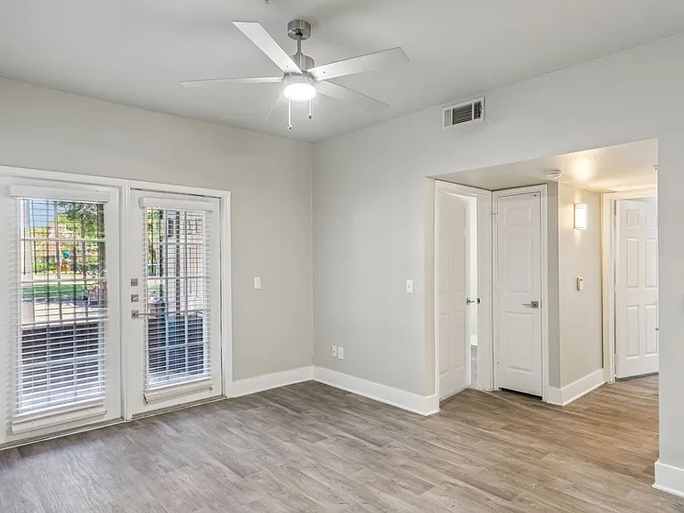 Larkin Apartment Homes — Photo 104