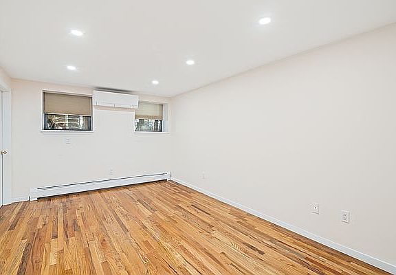 3rd image of 1654 10th Ave #1