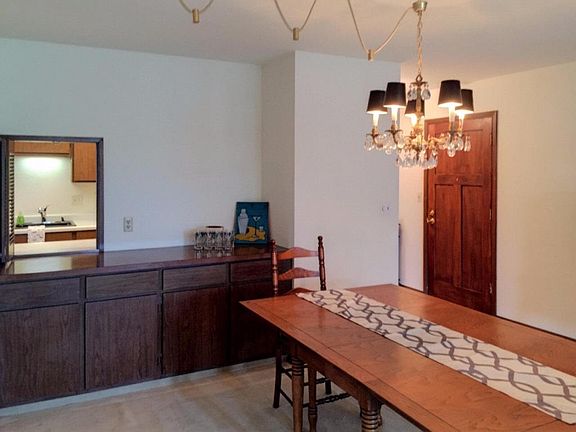 5th image of 825 E Henry Clay St APT 303
