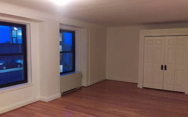 15 E Kirby St #NP — Photo 1