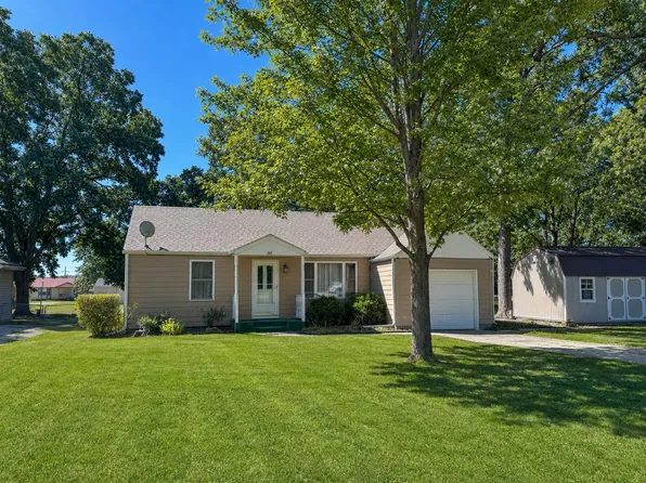 307 Lake Rd, Olpe, KS 66865