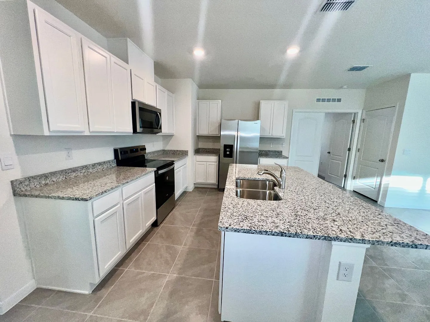 Limited-Time Leasing Offer 3/2 Single Family Home in Harmony West For Rent! — Photo 2
