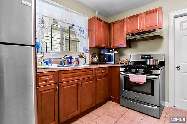 21 Orange Kitchens