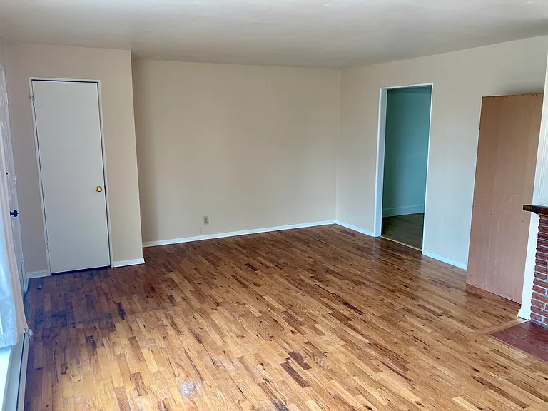 507 Canterbury Ln — Photo 7